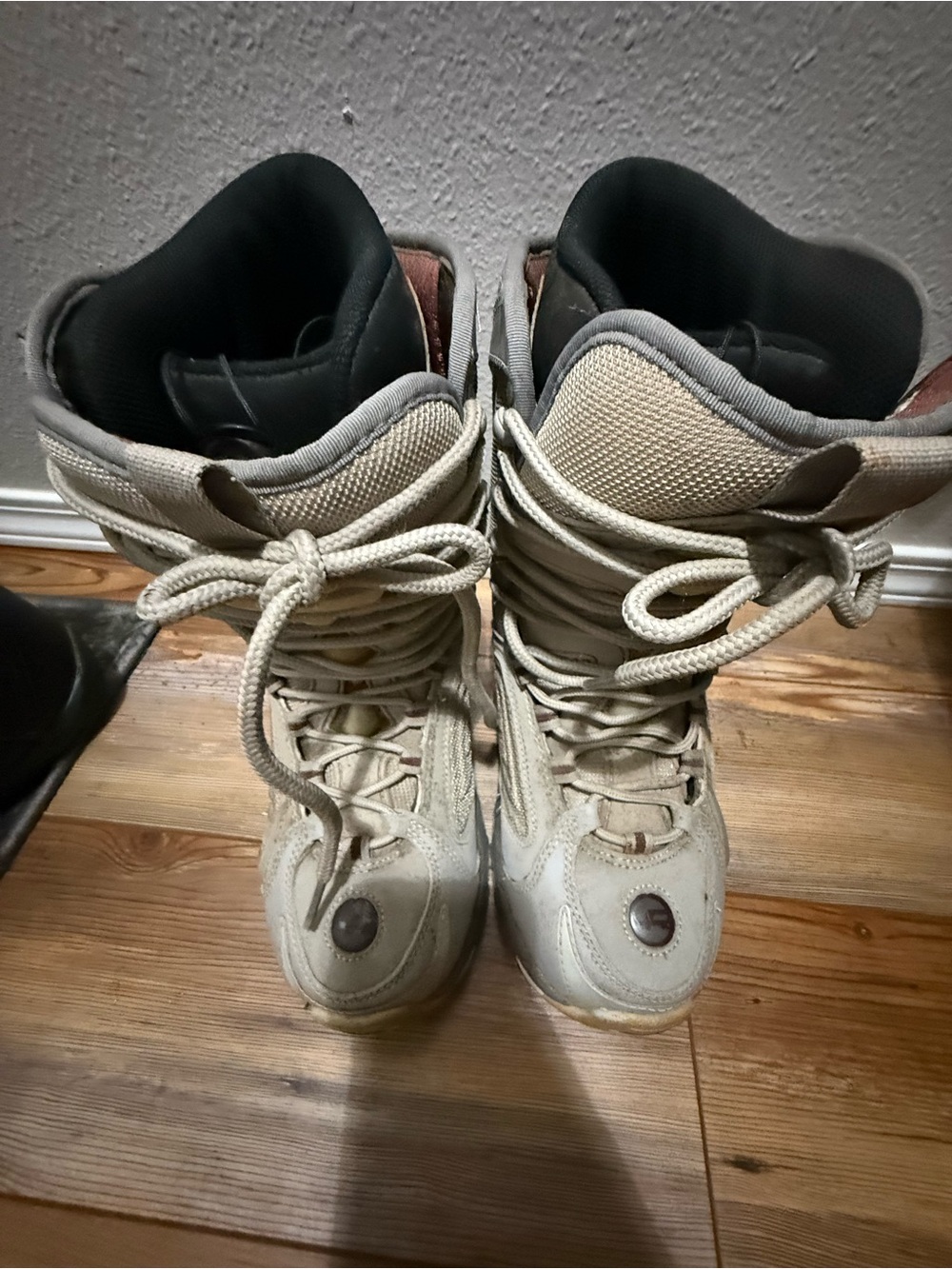 Ride Snowboard Boots - Size 7.5 Women’s